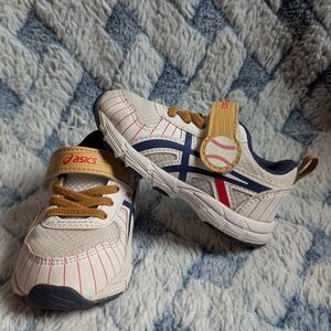 Asics kids contend 6 toddler shoes. Size K5